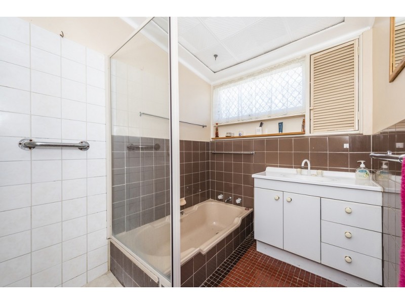 10 Messenger Street, Kelmscott WA 6111