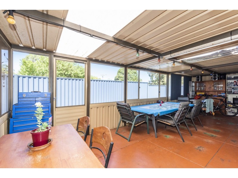 10 Messenger Street, Kelmscott WA 6111