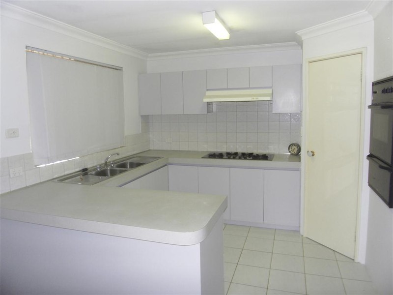 27 McCrae Pass, Canning Vale WA 6155