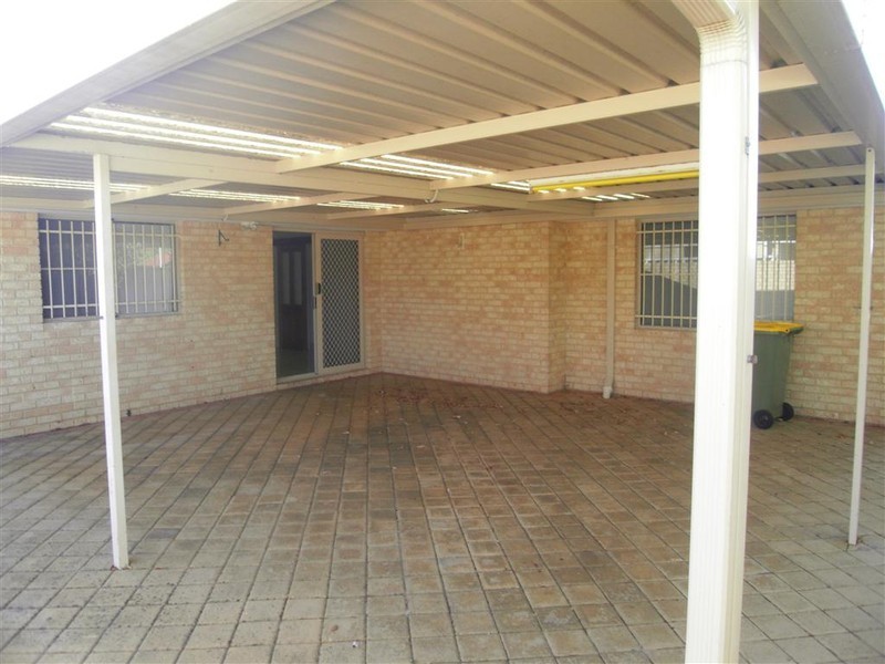 27 McCrae Pass, Canning Vale WA 6155