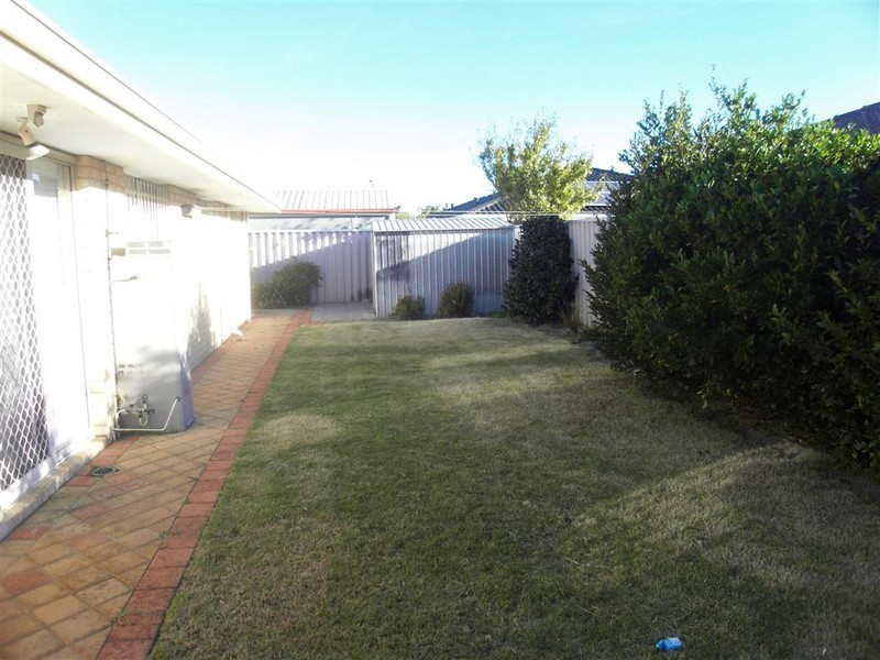 27 McCrae Pass, Canning Vale WA 6155