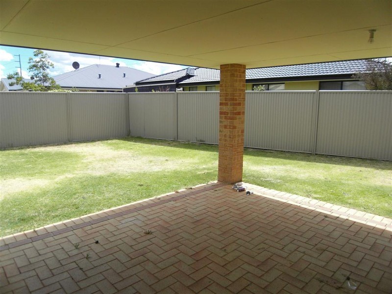 3 Nightingale Road, Southern River WA 6110