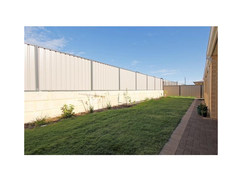 21 Calneggia Drive, Byford WA 6122