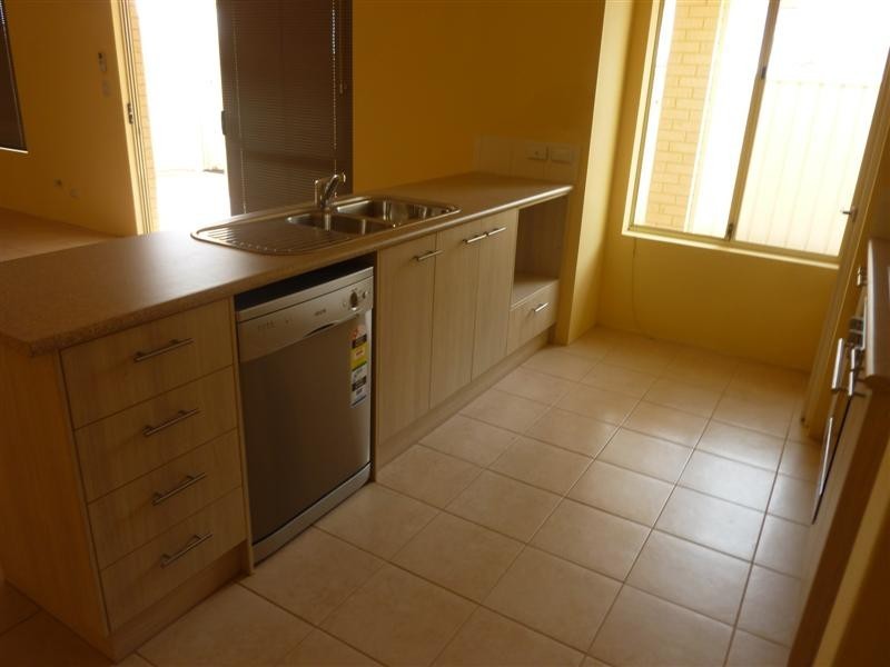 12 Middle Parkway, Canning Vale WA 6155