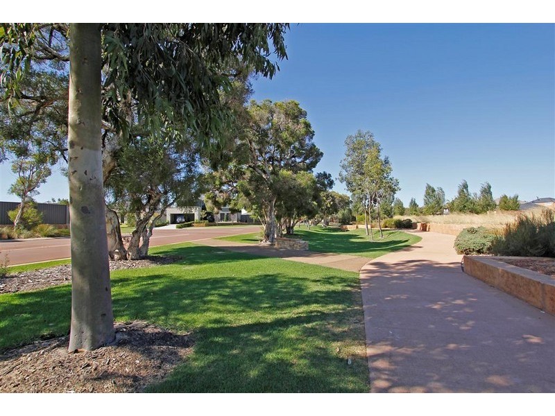 13 Sotheby Drive, Harrisdale WA 6112