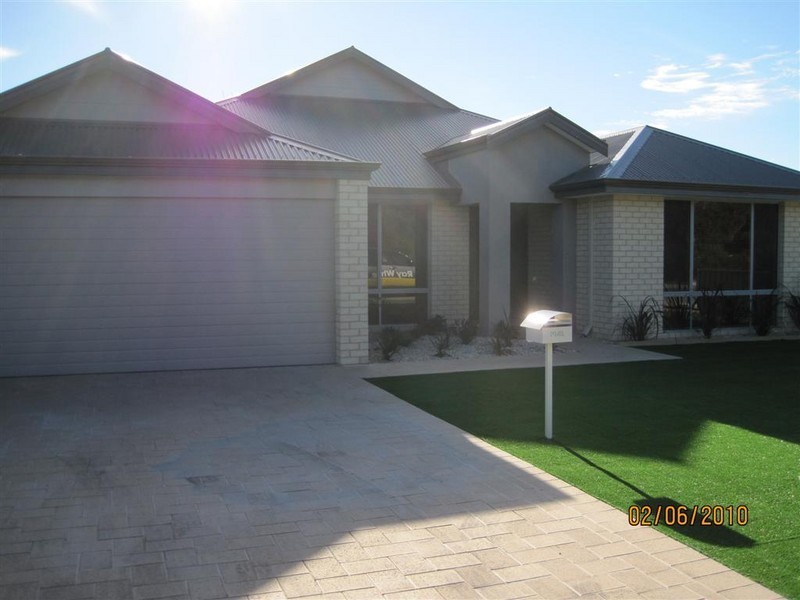 41 Waterfoot Loop, Canning Vale WA 6155