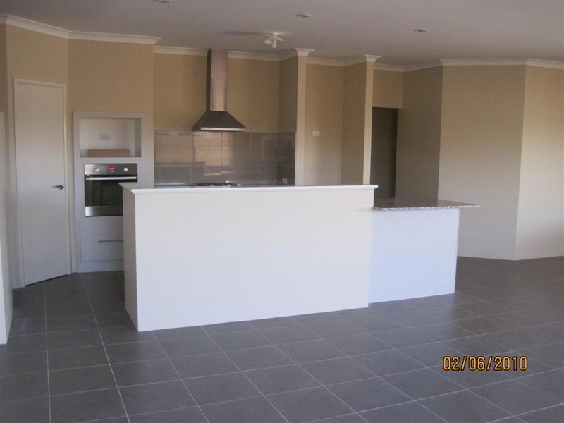 41 Waterfoot Loop, Canning Vale WA 6155
