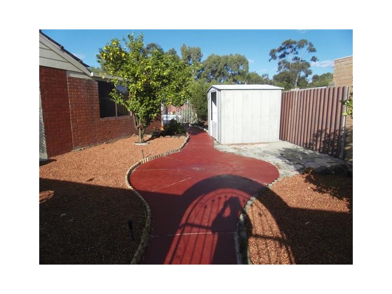 6 Sturt Close, Gosnells WA 6110
