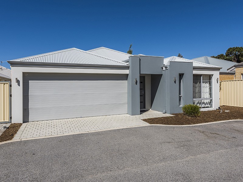 15/11 Carnation Street, Canning Vale WA 6155