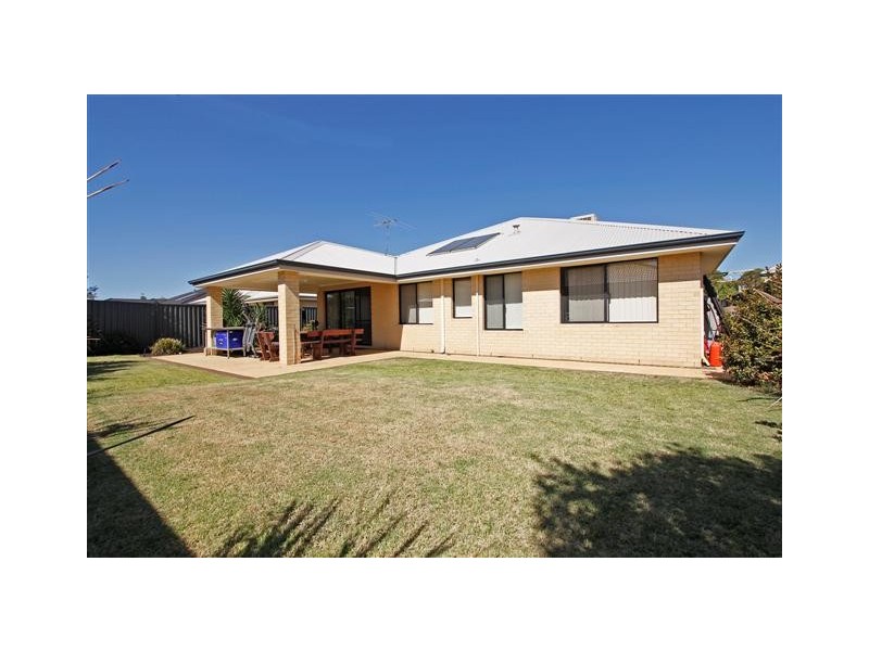 13 Sotheby Drive, Harrisdale WA 6112