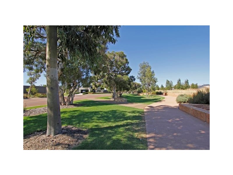 13 Sotheby Drive, Harrisdale WA 6112