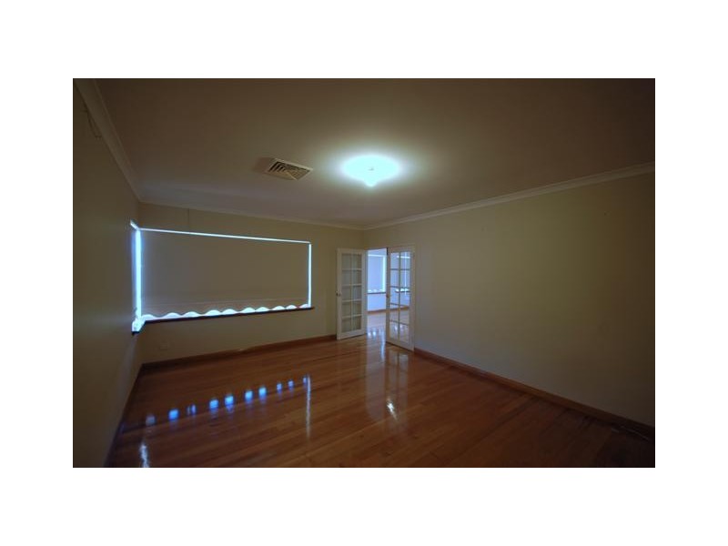 4 Kingsland Loop, Canning Vale WA 6155