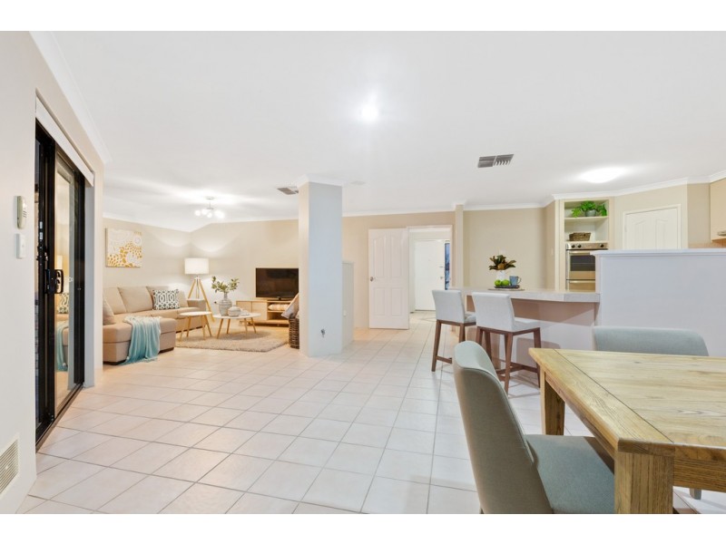 16 Bramdean Crescent, Canning Vale WA 6155