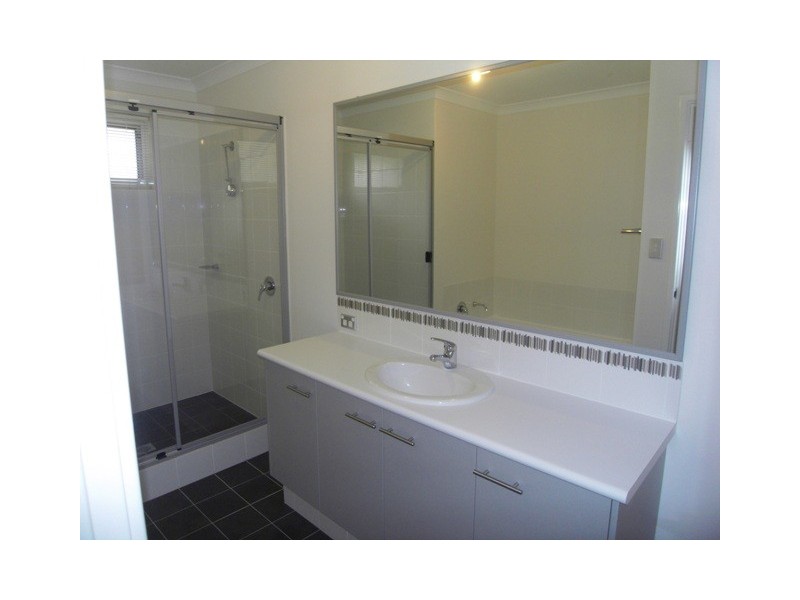 48 Erade Drive, Piara Waters WA 6112