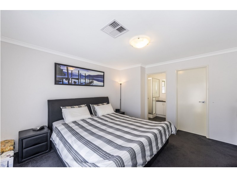 16 Elkhorn Ave, Southern River WA 6110