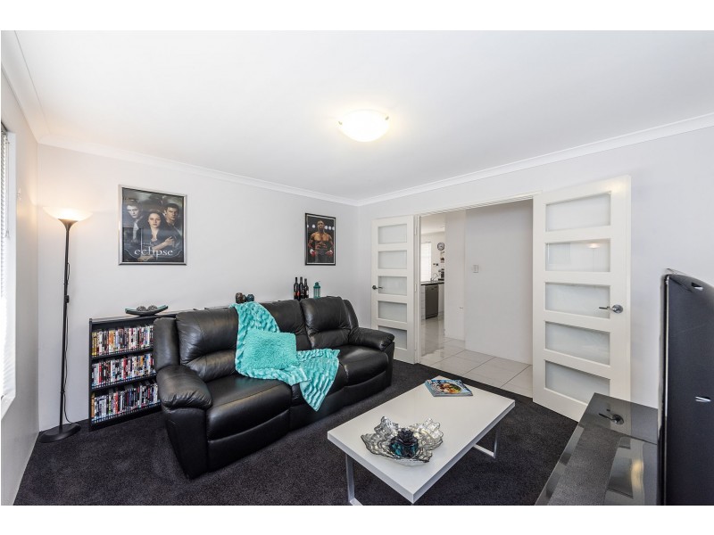 16 Elkhorn Ave, Southern River WA 6110