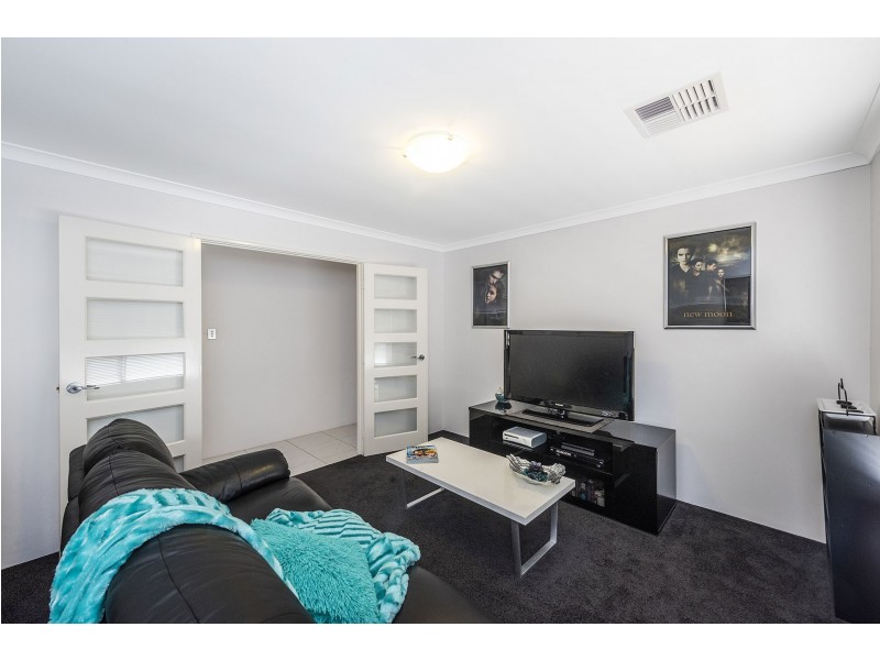 16 Elkhorn Ave, Southern River WA 6110