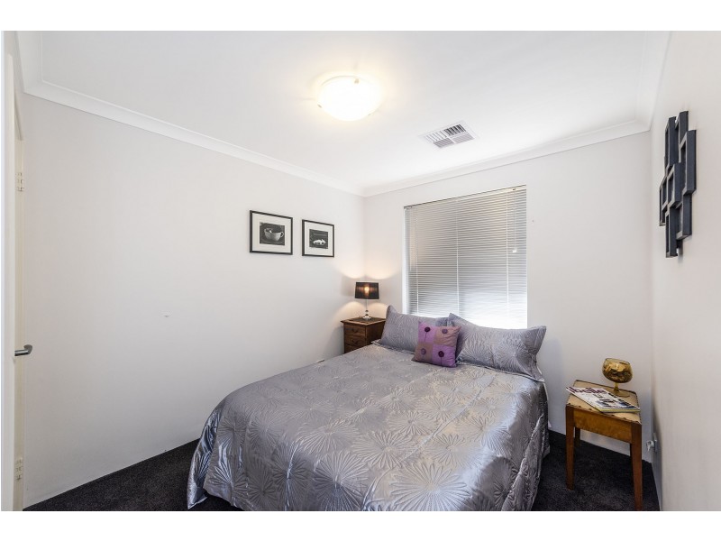 16 Elkhorn Ave, Southern River WA 6110