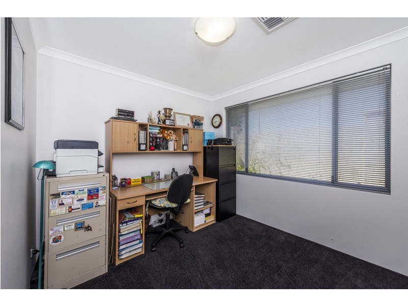 16 Elkhorn Ave, Southern River WA 6110