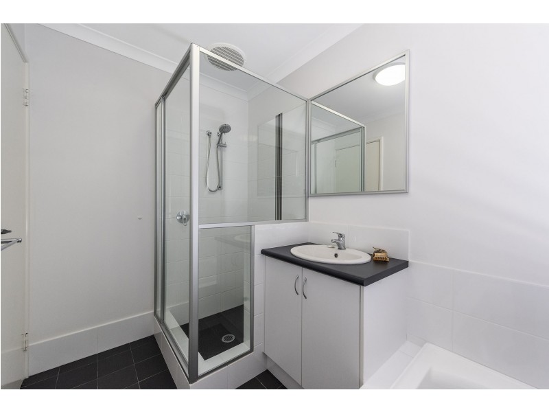 16 Elkhorn Ave, Southern River WA 6110