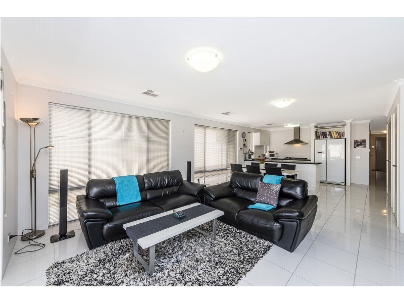 16 Elkhorn Ave, Southern River WA 6110