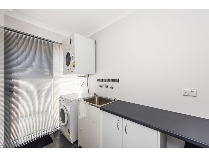 16 Elkhorn Ave, Southern River WA 6110