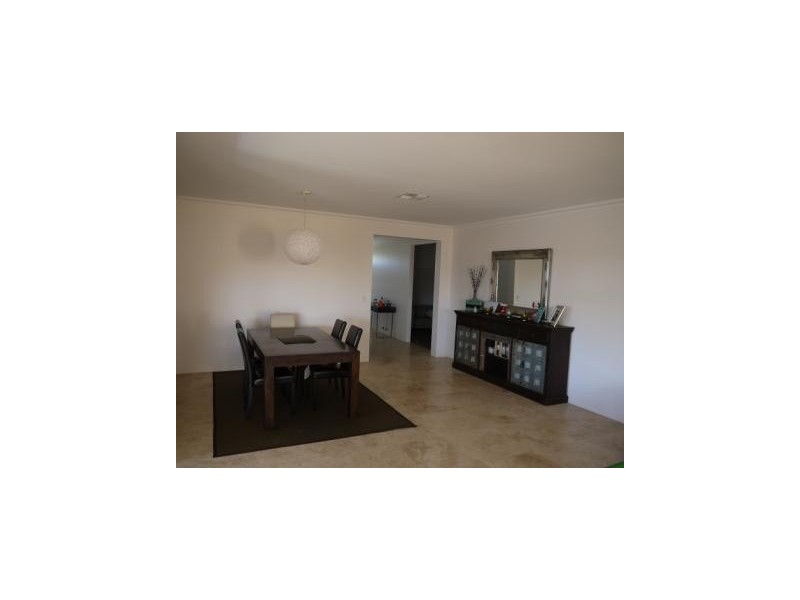 7 Aldenham Drive, Southern River WA 6110