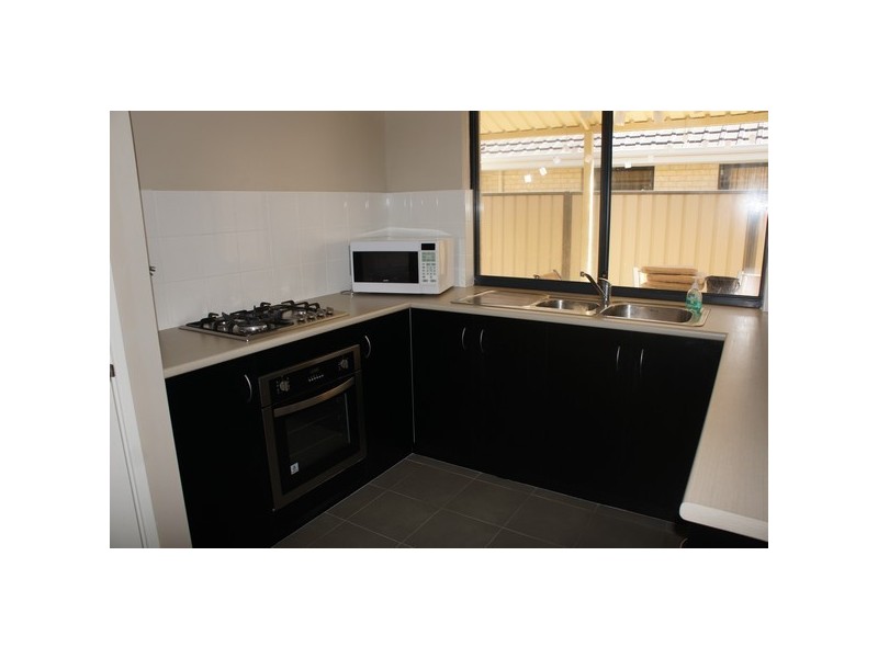 1 Vichy Close, Piara Waters WA 6112