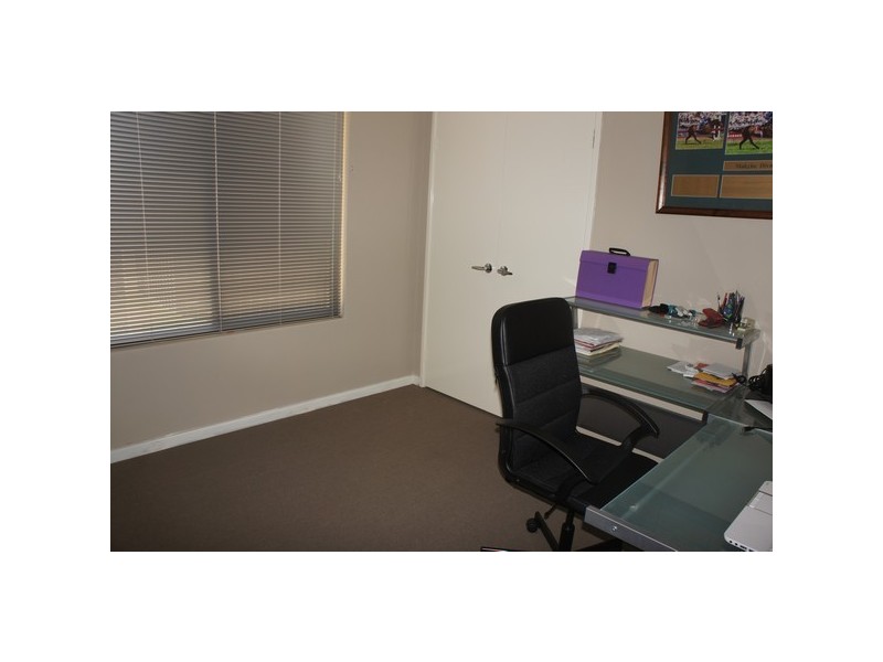 1 Vichy Close, Piara Waters WA 6112