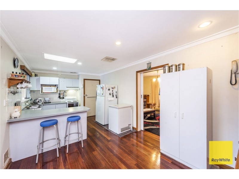 10 Messenger Street, Kelmscott WA 6111