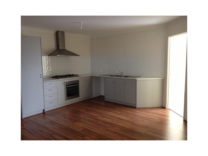 15 St Tropez Garden, Piara Waters WA 6112