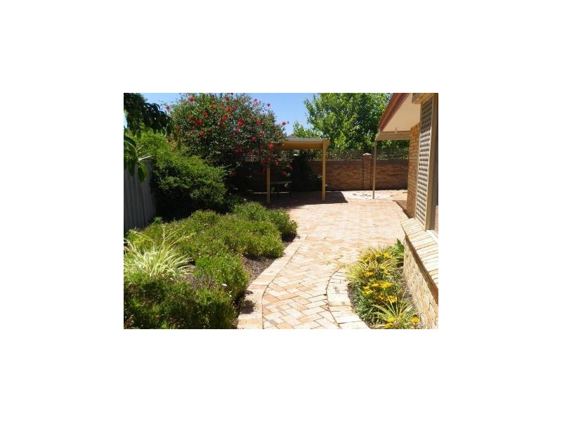 11 Grevillea Place, Canning Vale WA 6155