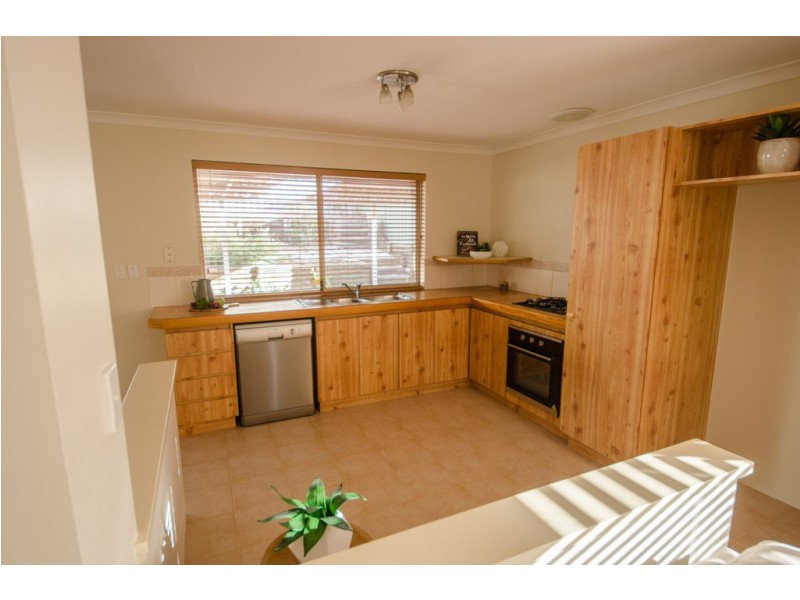 6 Woodspring Trail, Canning Vale WA 6155