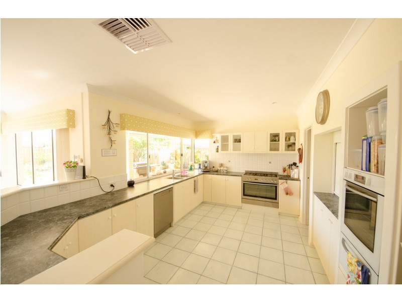 2 Kingia Way, Canning Vale WA 6155