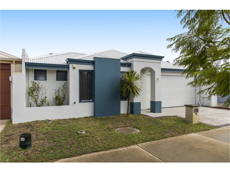 8 Trinity Close, Canning Vale WA 6155