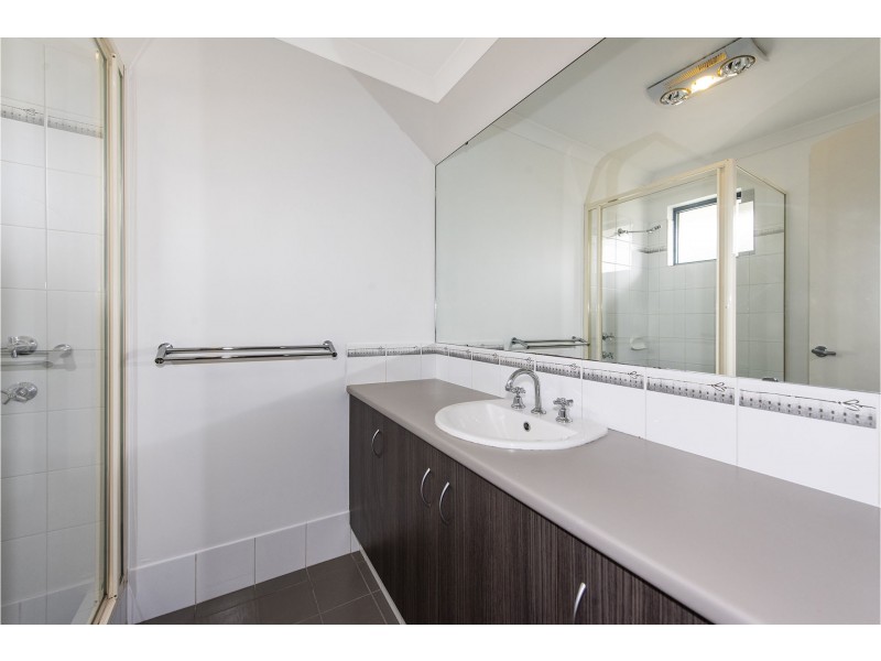 8 Trinity Close, Canning Vale WA 6155