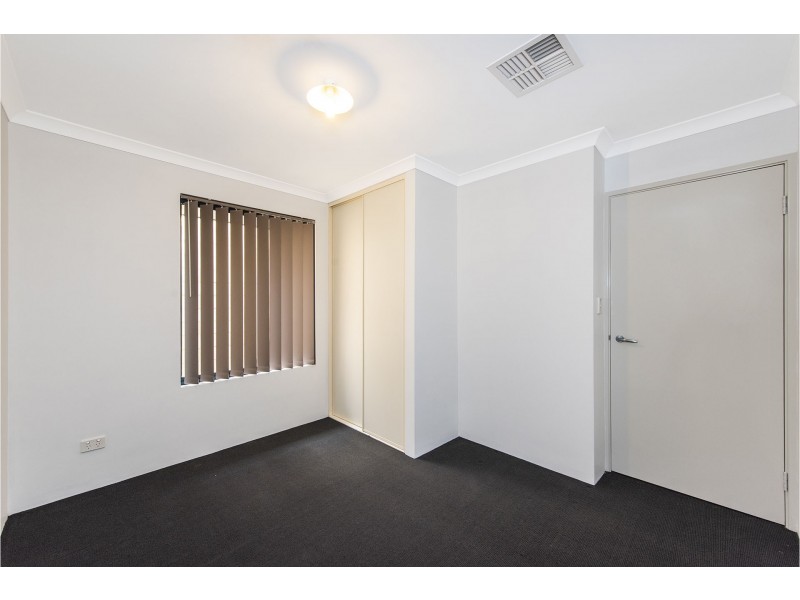 8 Trinity Close, Canning Vale WA 6155