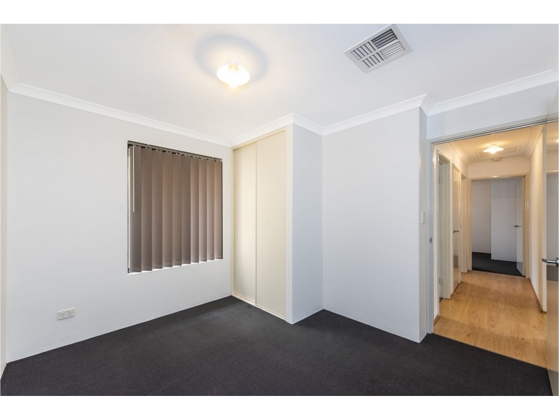 8 Trinity Close, Canning Vale WA 6155