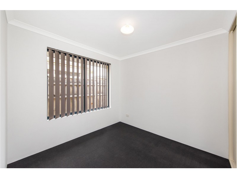 8 Trinity Close, Canning Vale WA 6155