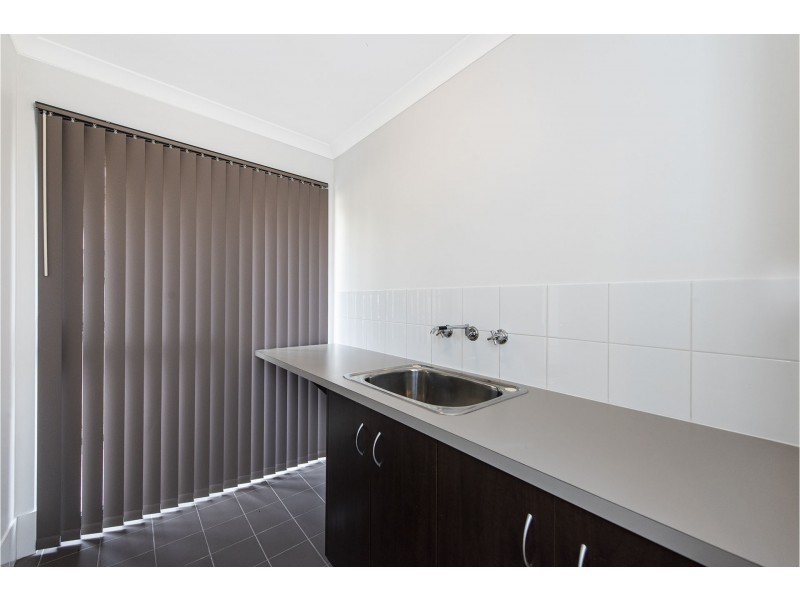 8 Trinity Close, Canning Vale WA 6155