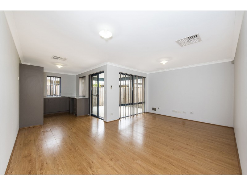 8 Trinity Close, Canning Vale WA 6155