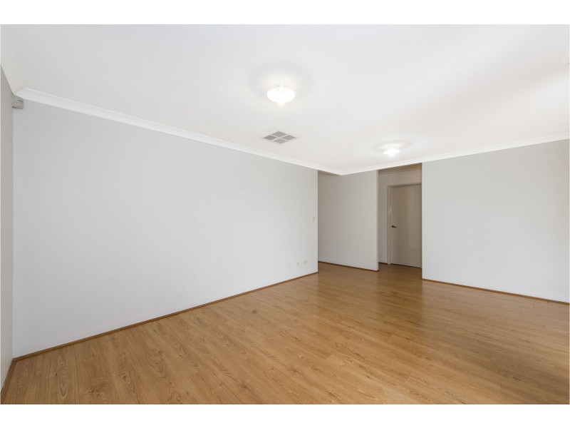 8 Trinity Close, Canning Vale WA 6155