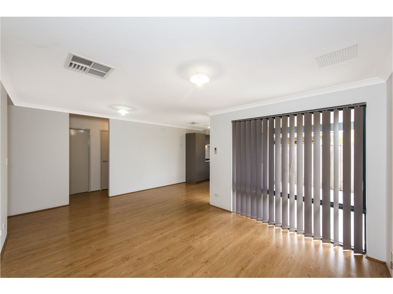 8 Trinity Close, Canning Vale WA 6155