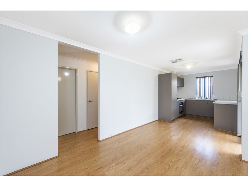 8 Trinity Close, Canning Vale WA 6155