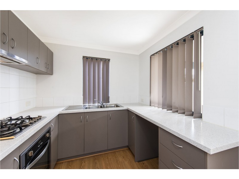 8 Trinity Close, Canning Vale WA 6155