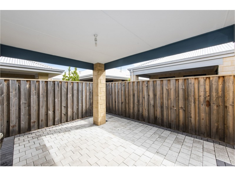 8 Trinity Close, Canning Vale WA 6155