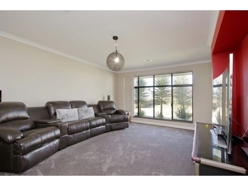 32 Shelduck Bend, Harrisdale WA 6112