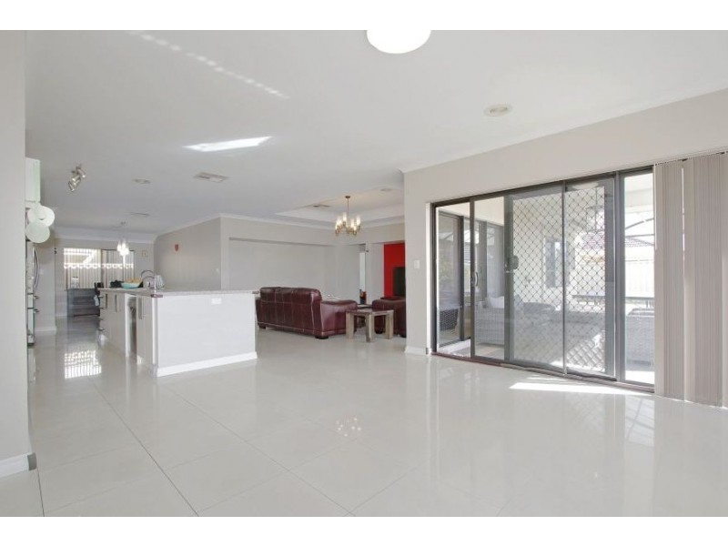 32 Shelduck Bend, Harrisdale WA 6112