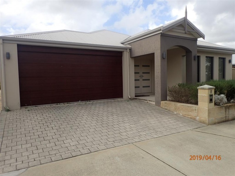 8 Quenda Rd, Harrisdale WA 6112