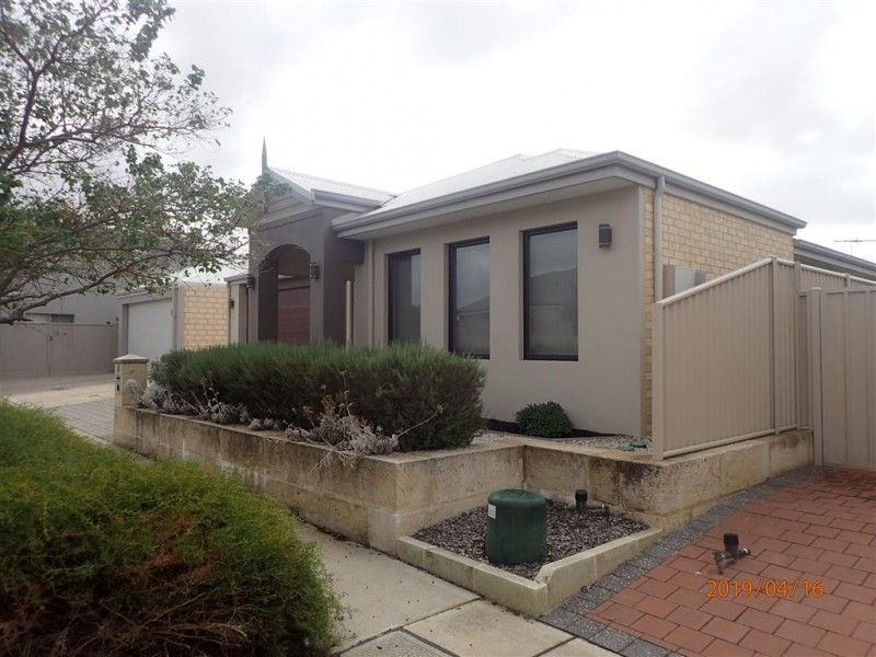 8 Quenda Rd, Harrisdale WA 6112